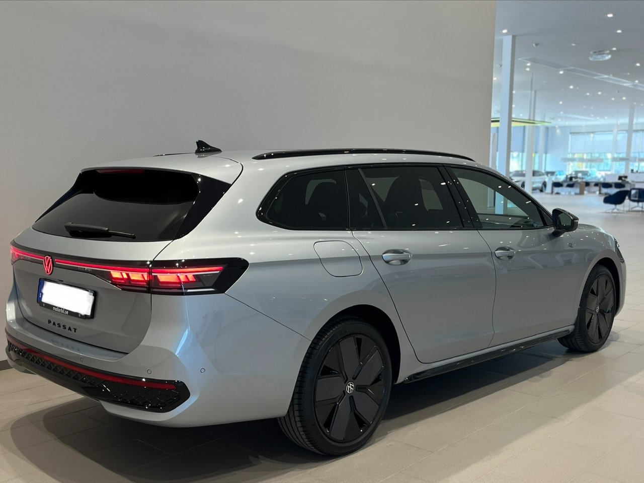 Volkswagen Passat R line eHybrid 272 hk 2027, bild 7/10