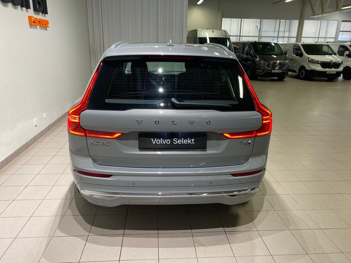 Volvo XC60 T6 Core Special Edition 2025, bild 4/10