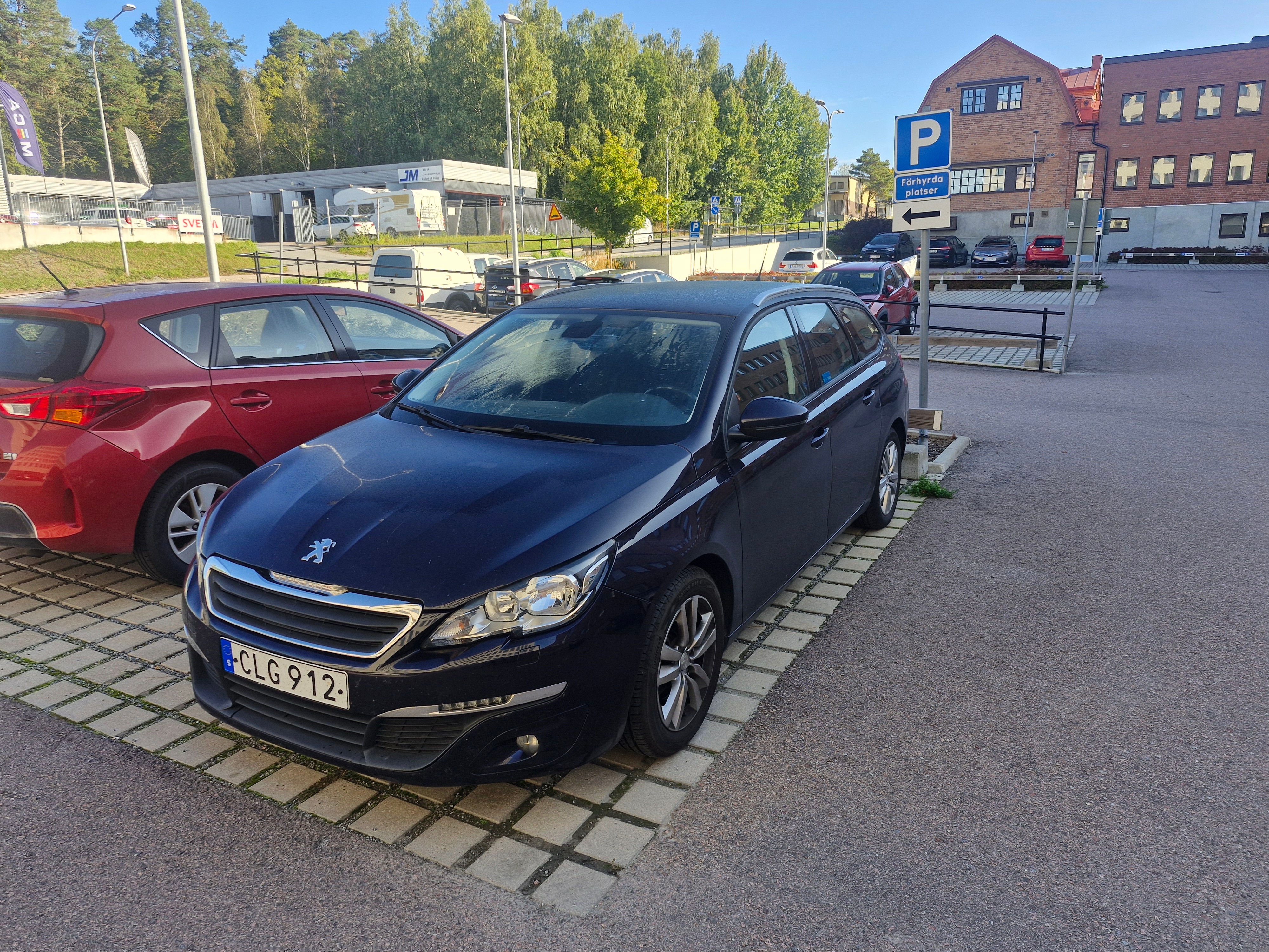 Peugeot 308 SW 1.2 PureTech 110 Manuell 2016, bild 2/2