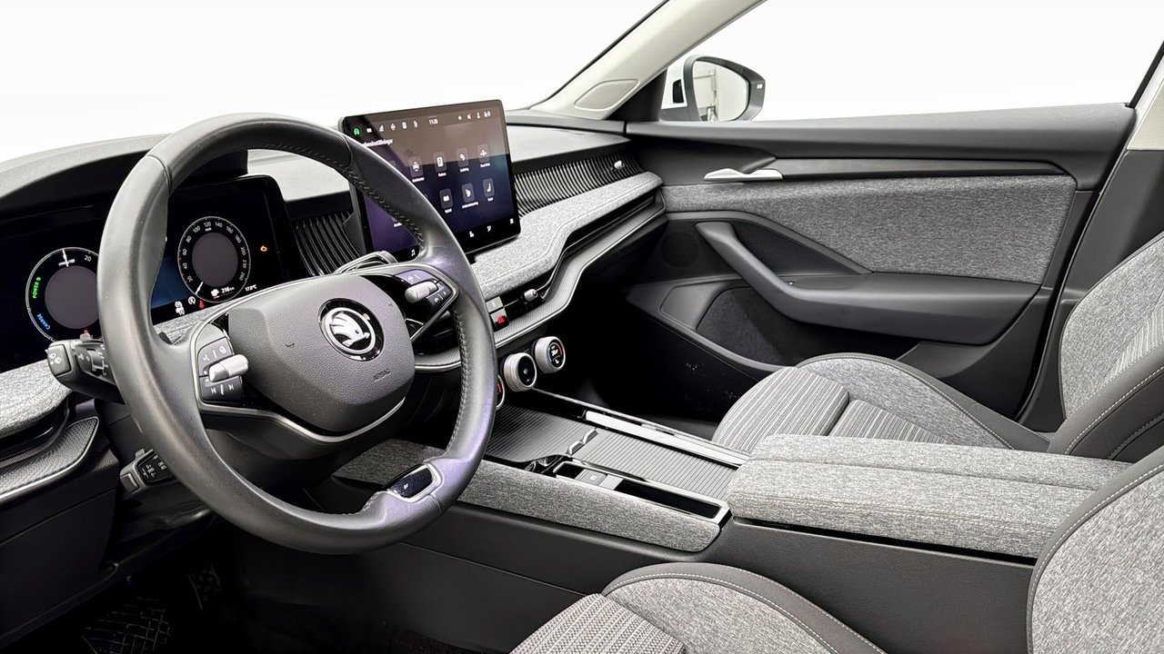 Skoda Superb 2025, bild 7/21