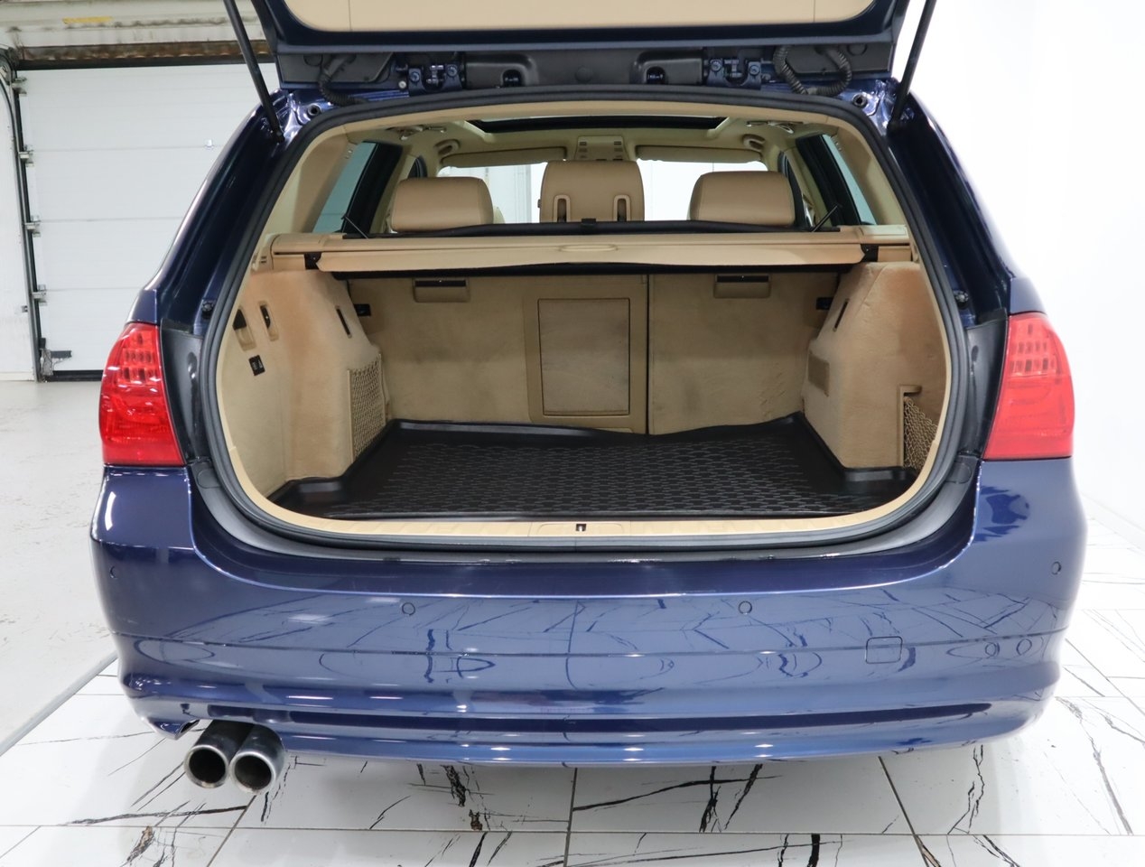 BMW 330 i xDrive Touring 2010, bild 6/10