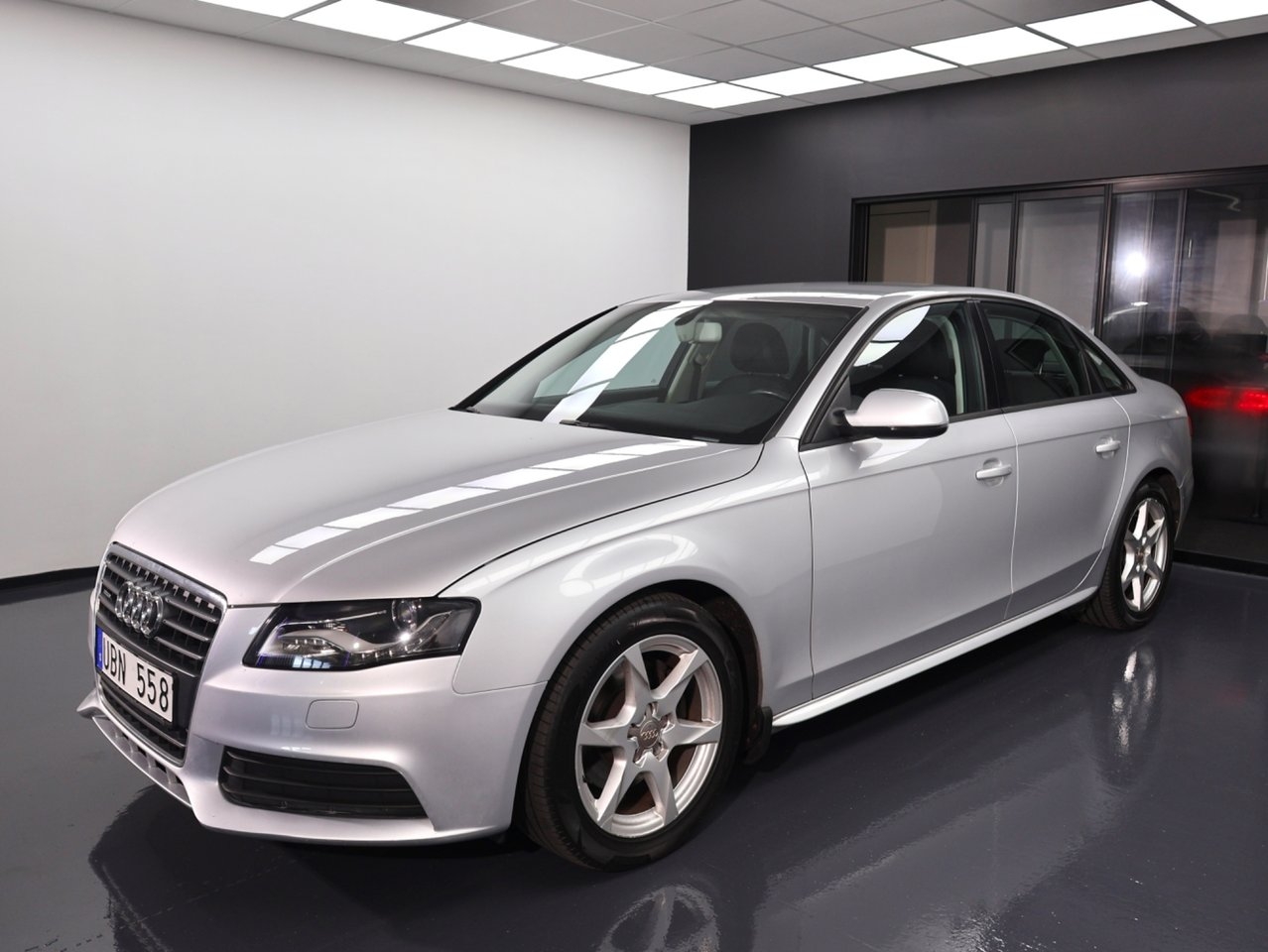Audi A4 Sedan 2.0 TDI DPF quattro 2011, bild 7/10