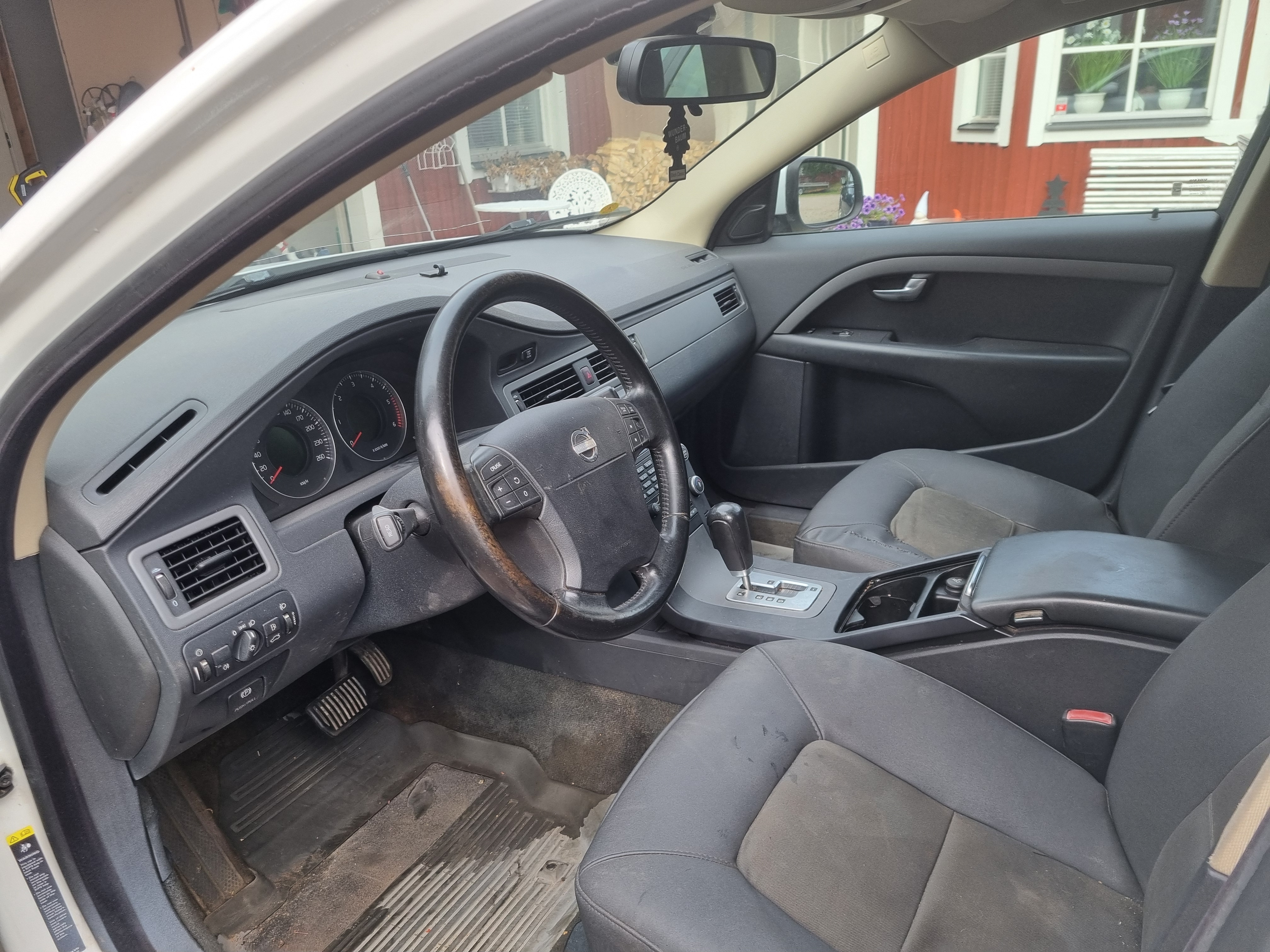 Volvo V70 2.4D Geartronic 2009, bild 5/6