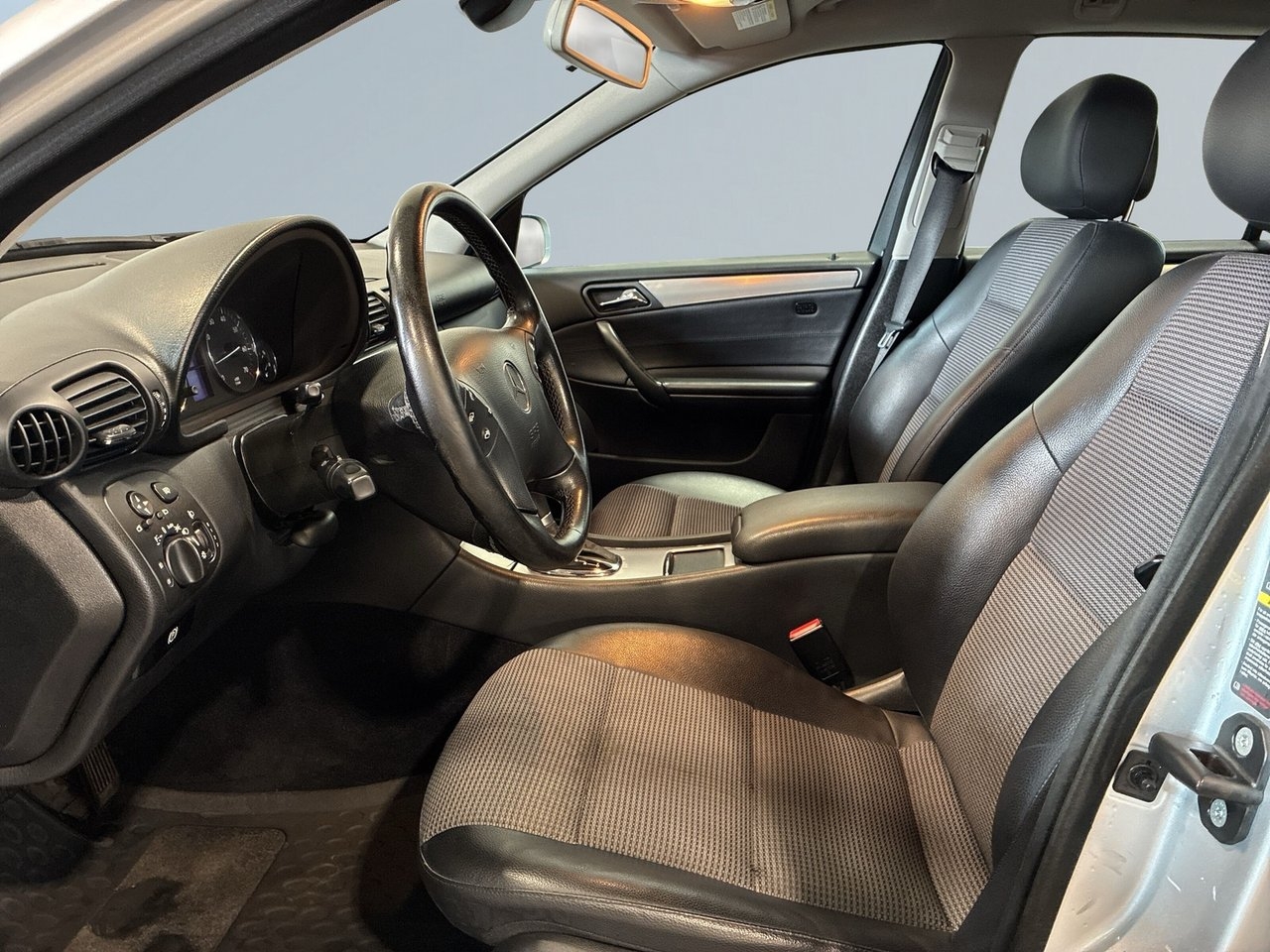 Mercedes-Benz C 2007, bild 7/19