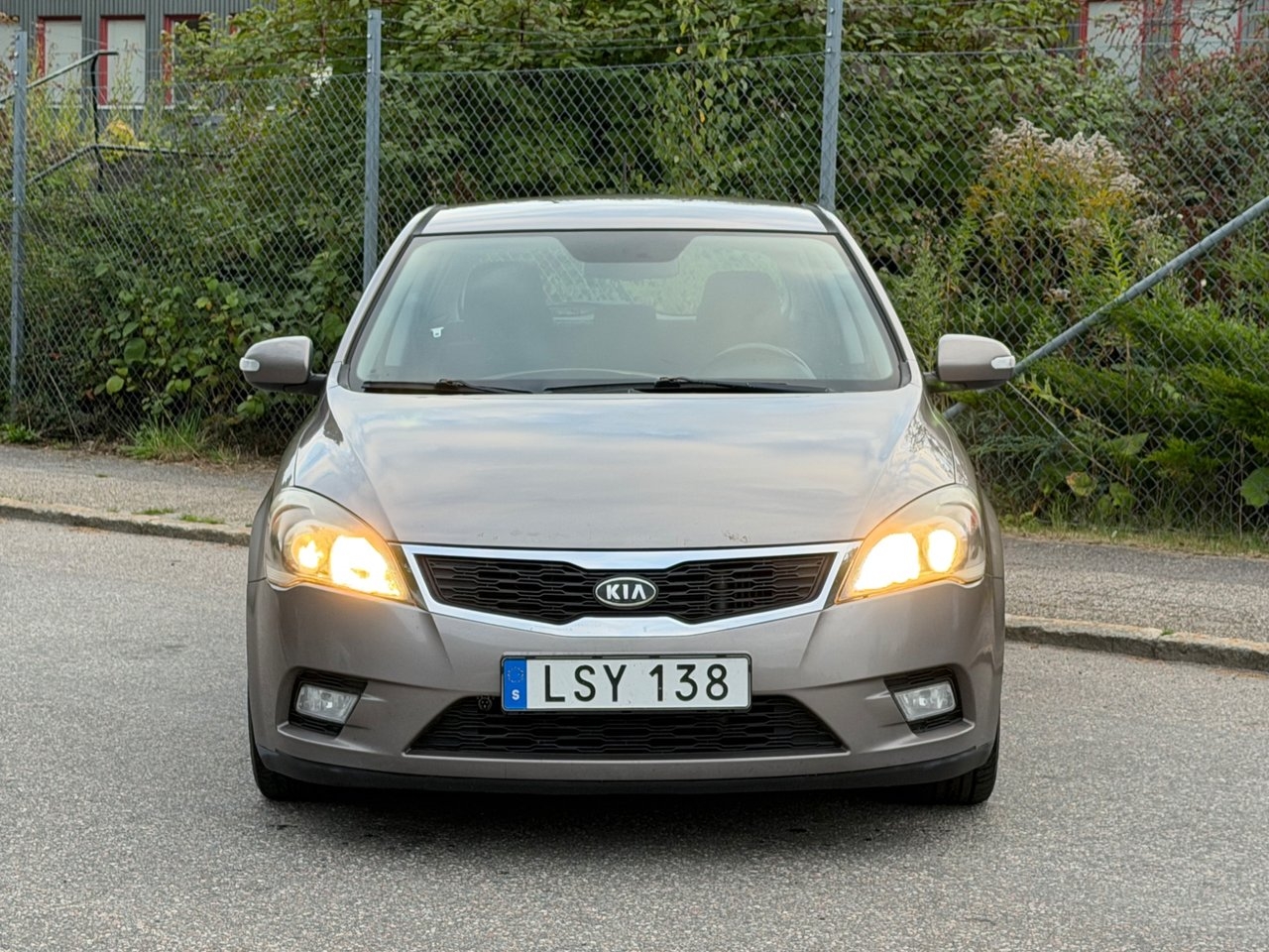 Kia Ceed cee'd 1.6 CRDi ECO Euro 5 2012, kuva 3/17
