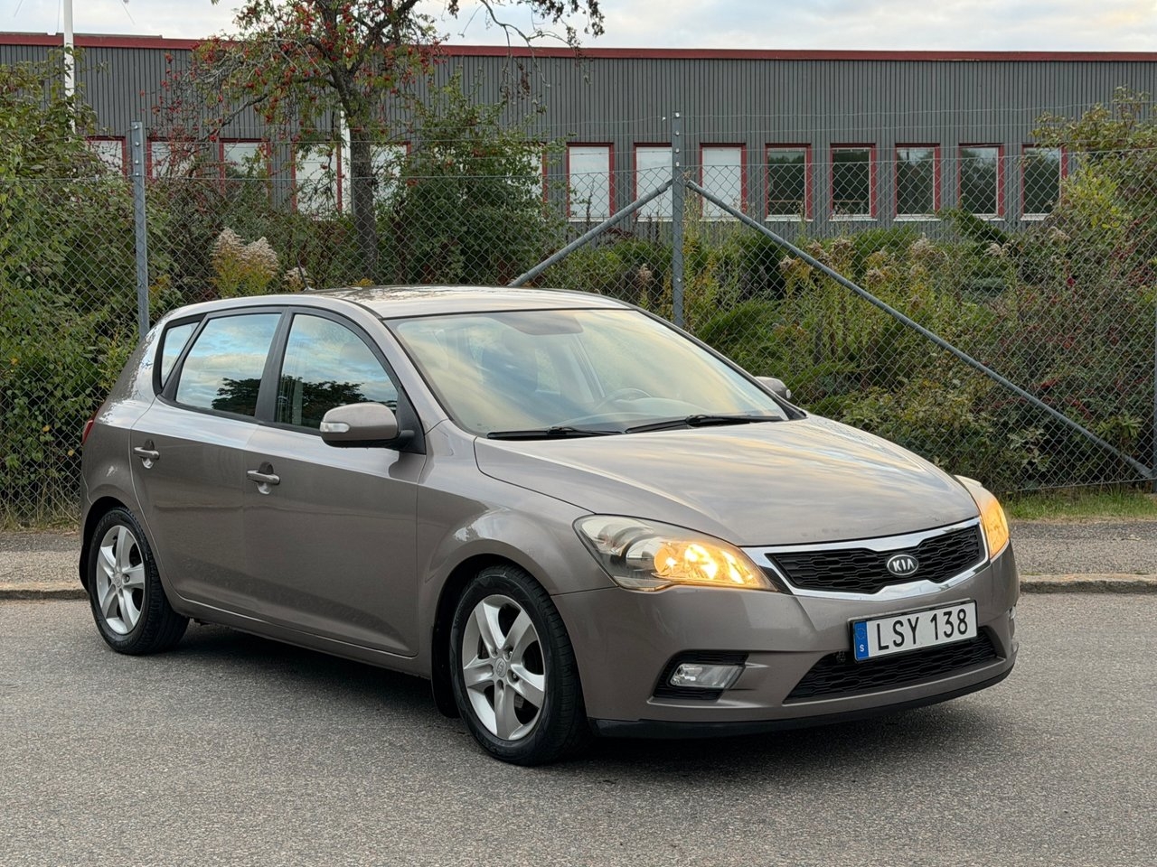 Kia Ceed cee'd 1.6 CRDi ECO Euro 5 2012, kuva 4/17