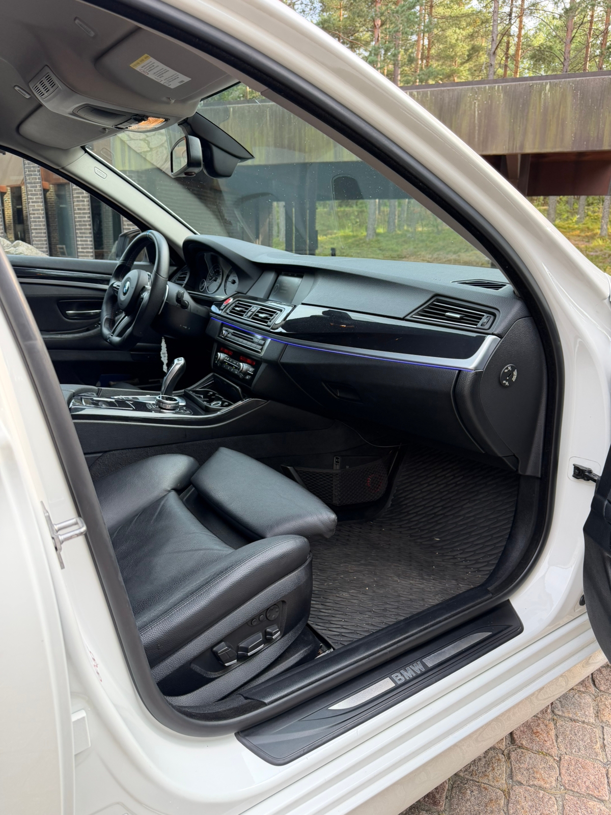 BMW 520 d Sedan Steptronic 2011, bild 7/8