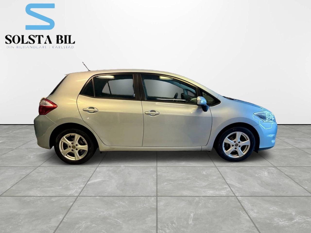 Toyota Auris 2012, bild 2/10