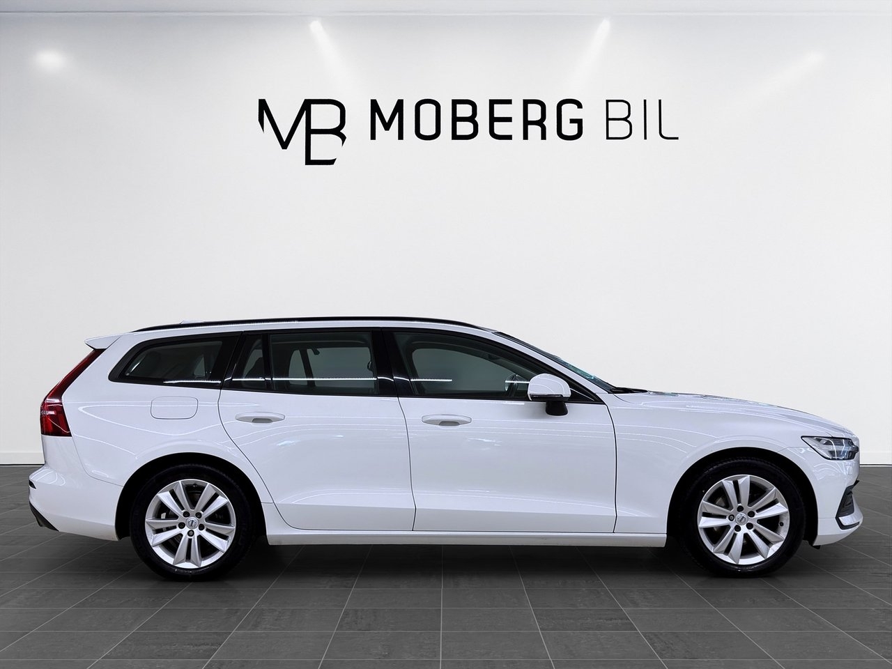 Volvo V60 D3 AWD 150hk Momentum Drag 2020, bild 3/10