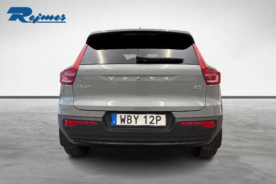 Volvo XC40 B3 FWD Bensin Plus Dark 2025, photo 5/10