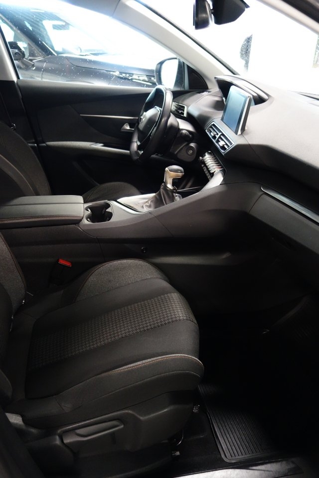 Peugeot 3008 2019, bild 5/6