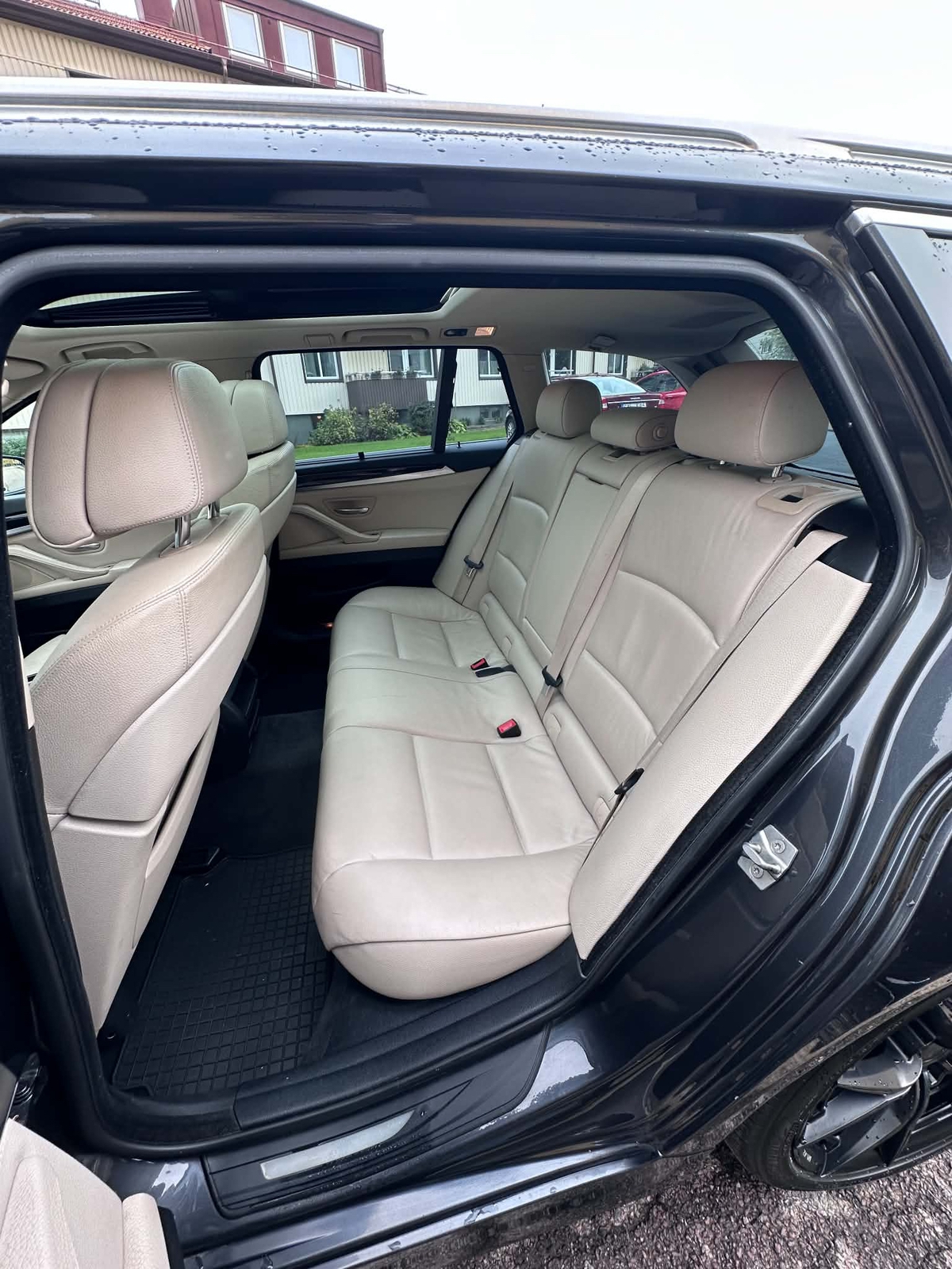 BMW 530 d Touring Steptronic 2011, photo 5/5