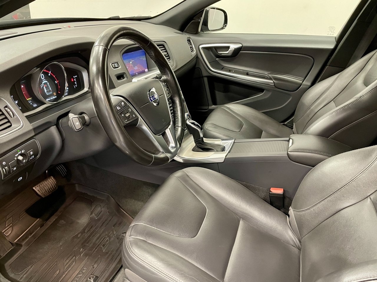 Volvo V60 Cross Country 2018, bild 7/10