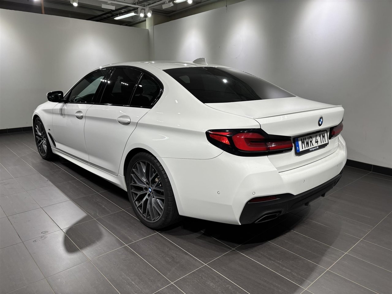 BMW 520 d xDrive Sedan M Sport 2021, kuva 2/2