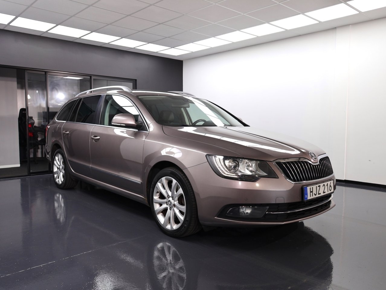 Skoda Superb 2014, bild 4/10