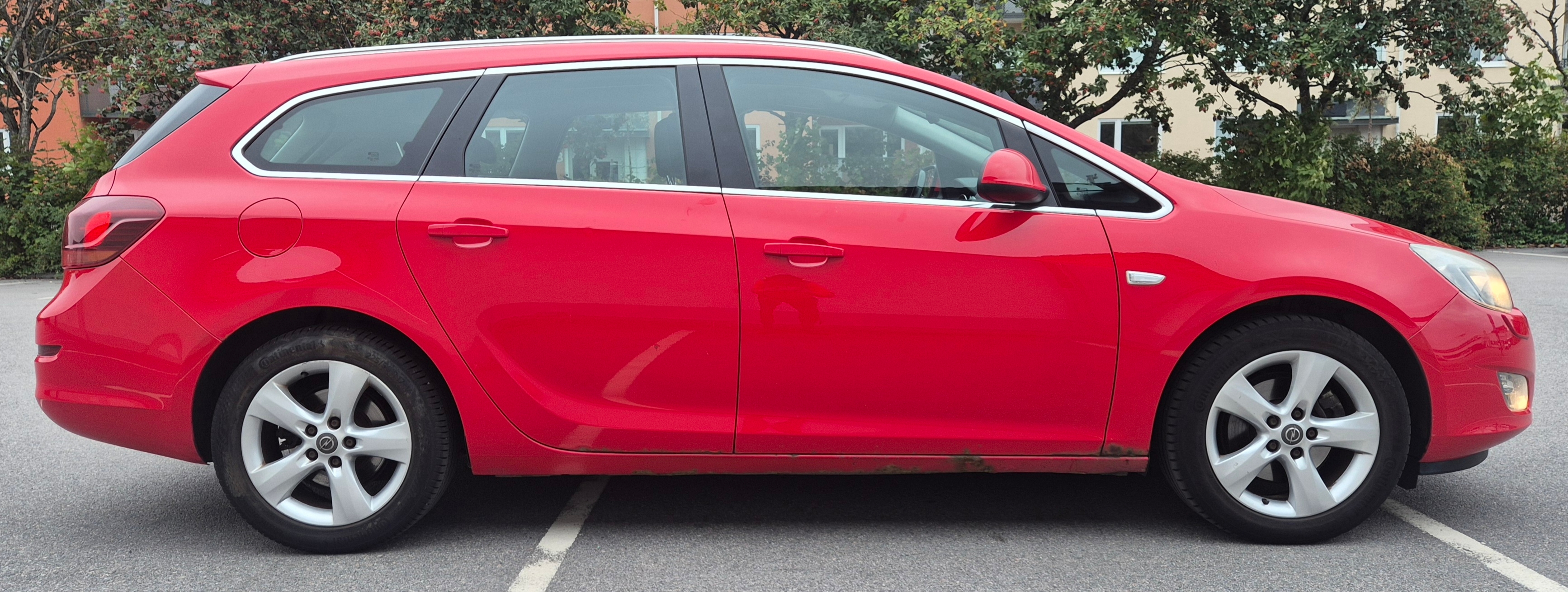 Opel Astra 2012, bild 6/10