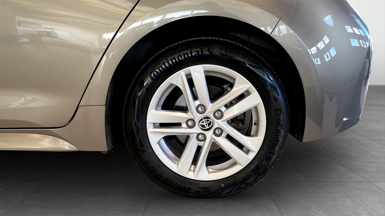 Toyota Corolla Hybrid e-CVT Active 2022, bild 6/10