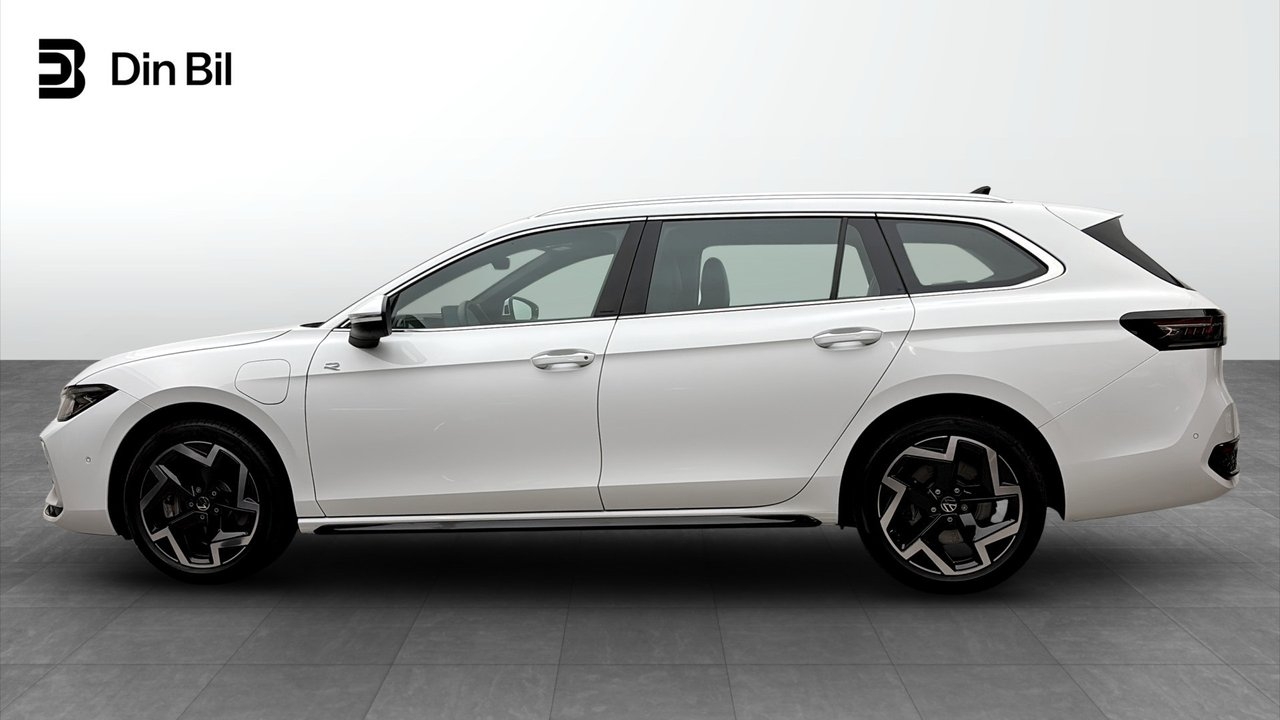 Volkswagen Passat 2024, kuva 2/12