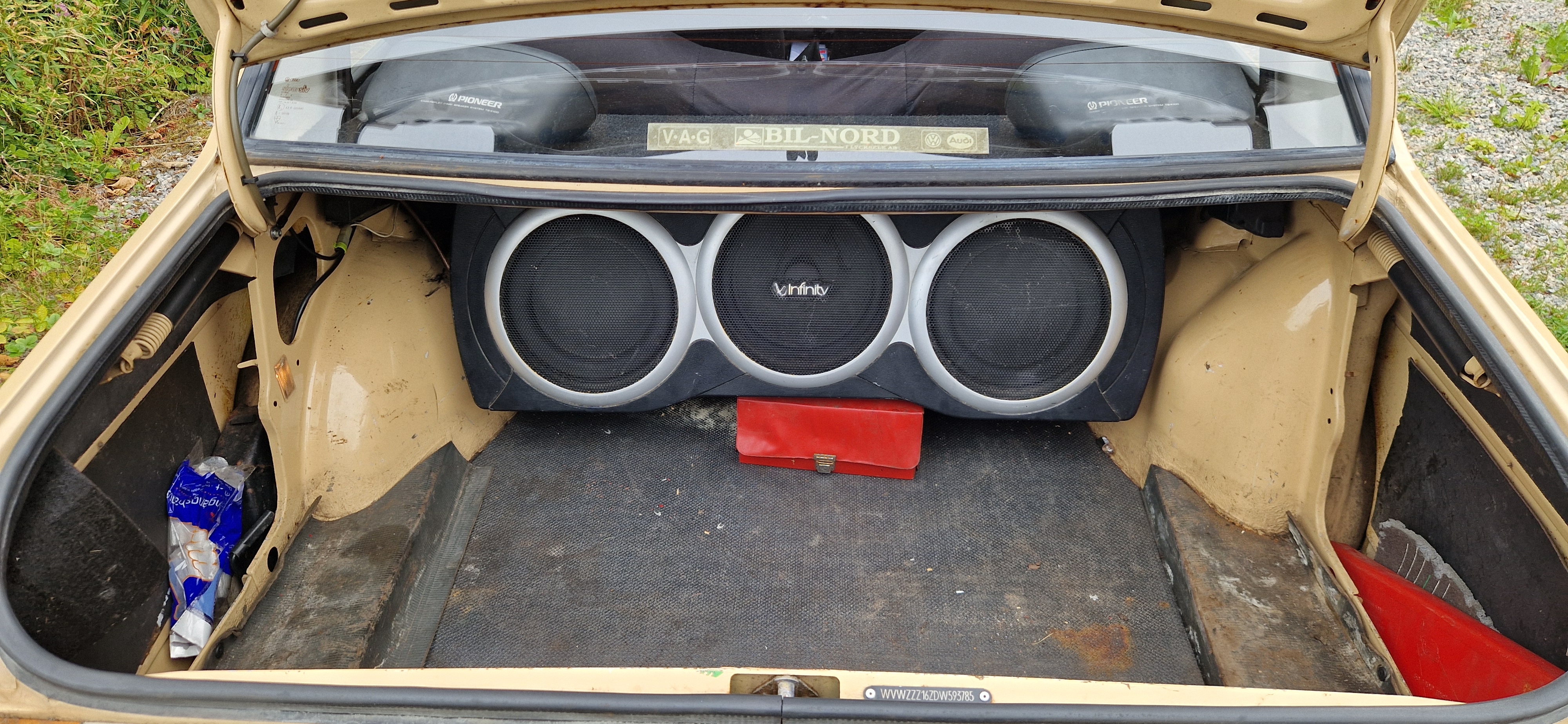 Volkswagen Jetta 4-dörrar 1.6 Manuell 1983, bild 7/7