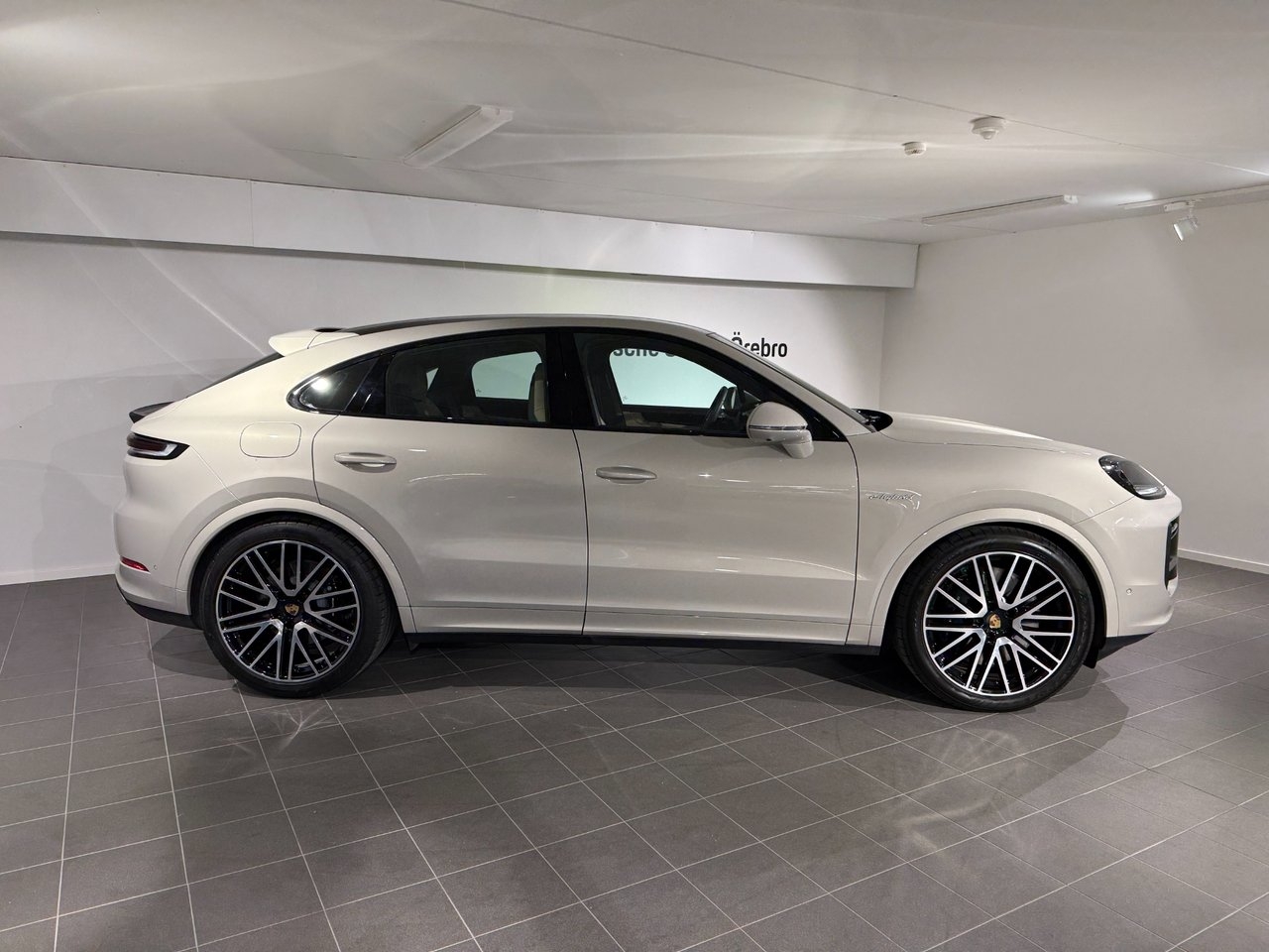 Porsche Cayenne 2024, bild 2/10