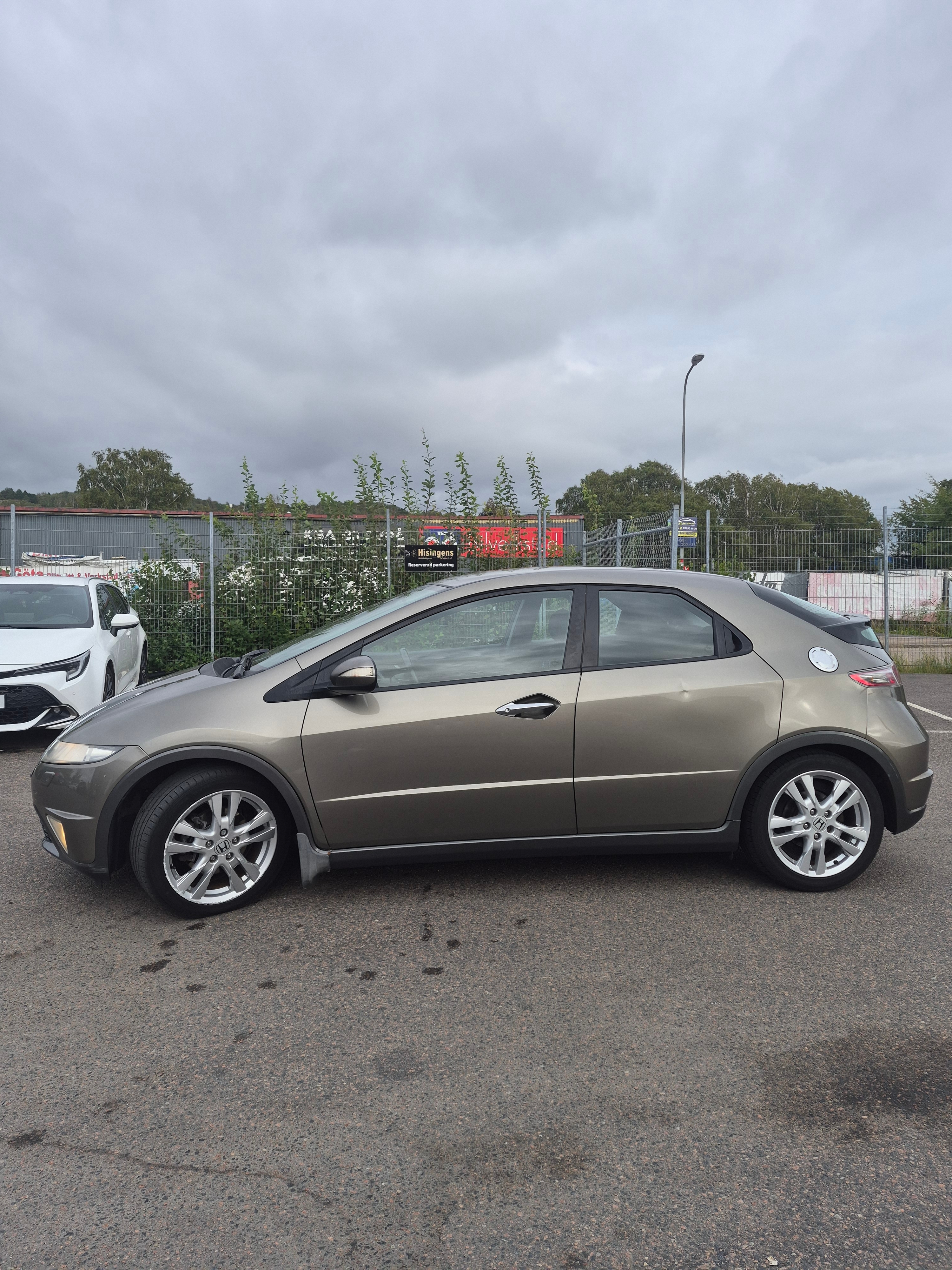 Honda Civic 5-dörrar 1.8 i-VTEC Manuell 2009, bild 3/10