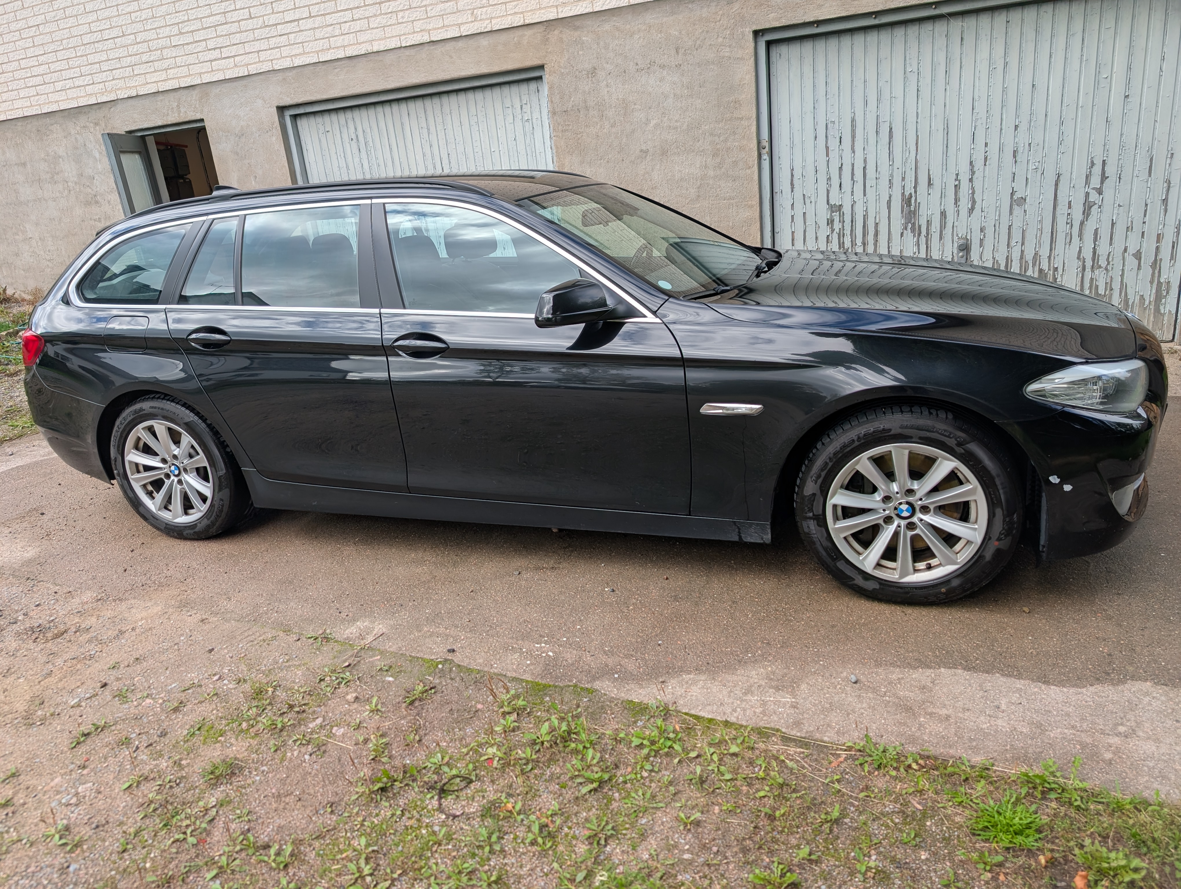BMW 530 d xDrive Touring Steptronic 2011, photo 2/8