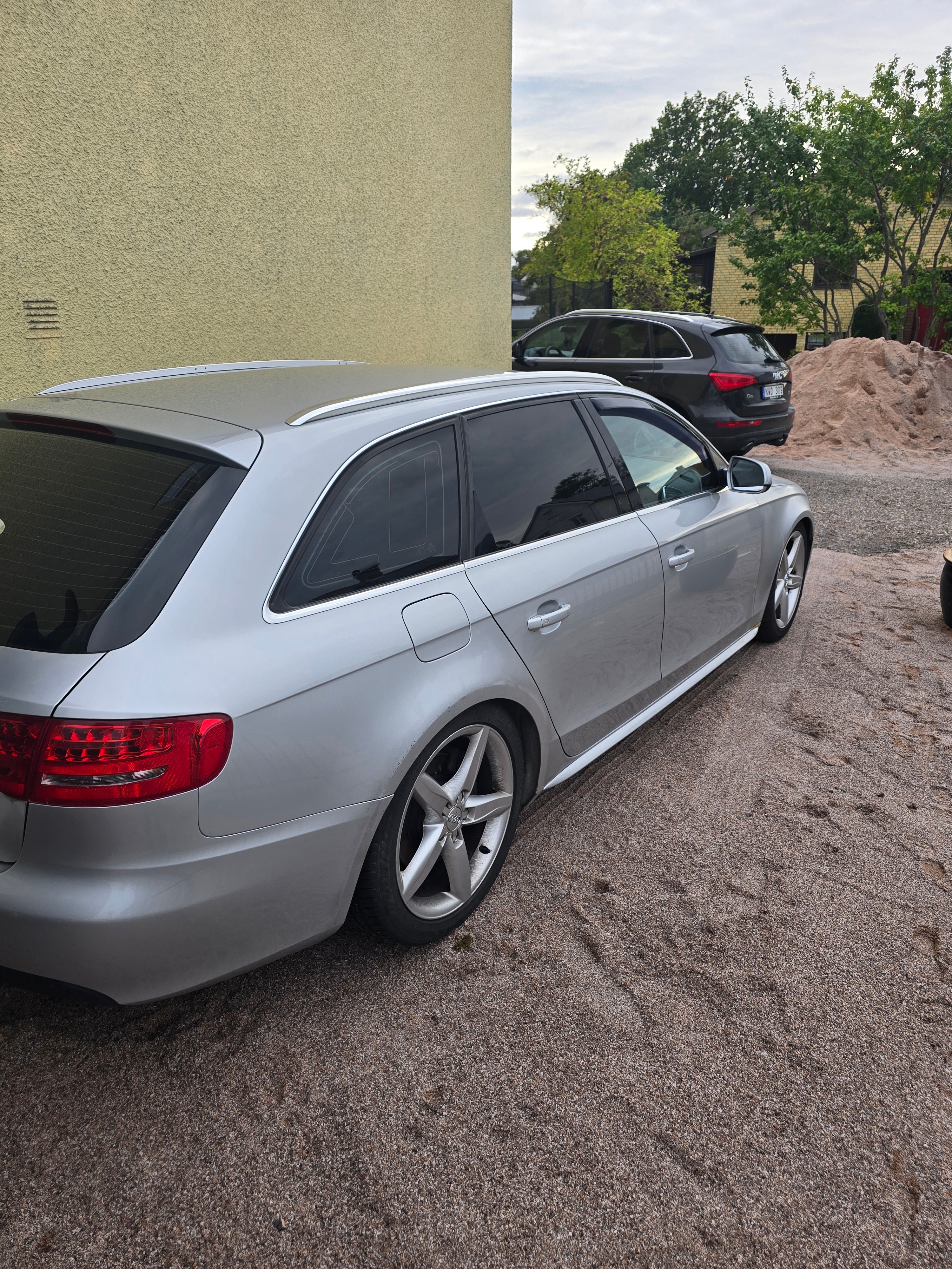 Audi A4 2011, bild 3/7