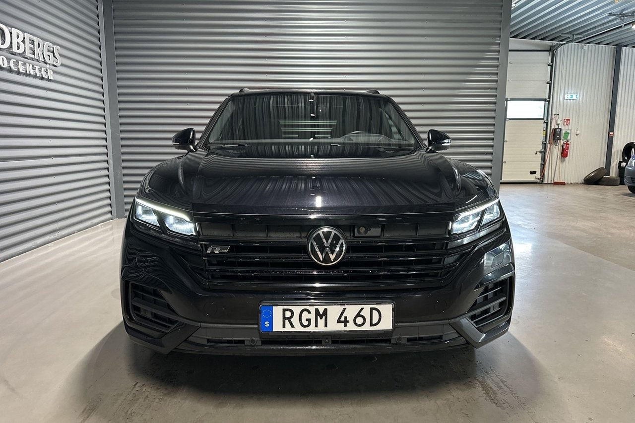 Volkswagen Touareg 3.0 V6 TDI 4M R-Line 2021, bild 2/10