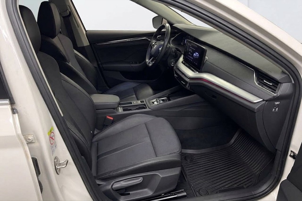 Skoda Octavia 2022, bild 4/8