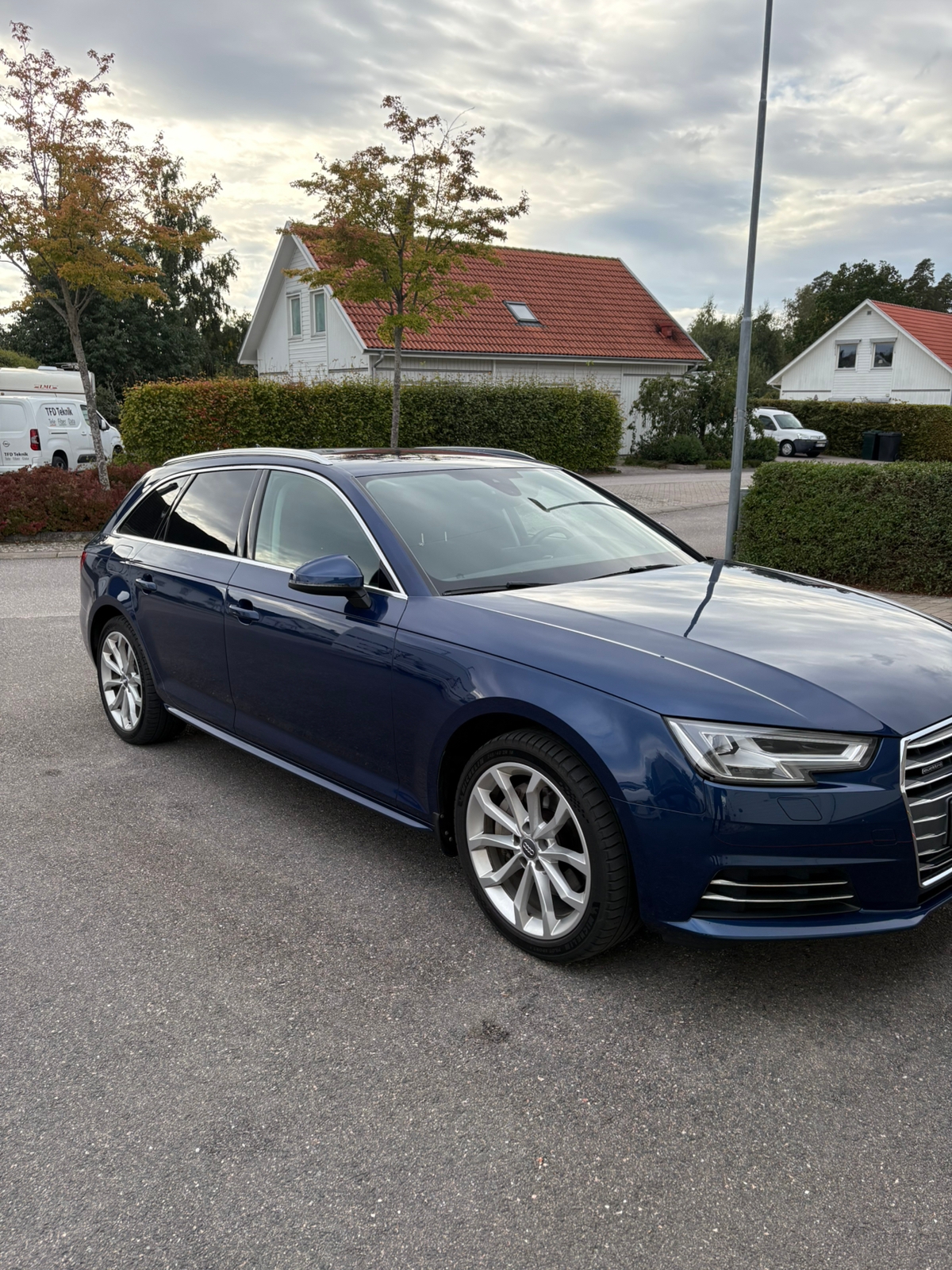 Audi A4 Avant 2.0 TDI quattro S Tronic 2017, bild 2/5