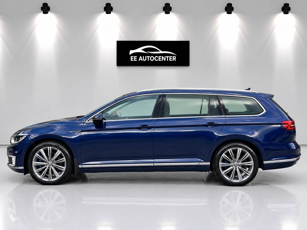 Volkswagen Passat 2018, photo 2/14