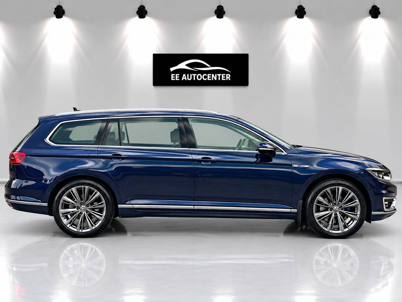 Volkswagen Passat 2018, photo 6/14