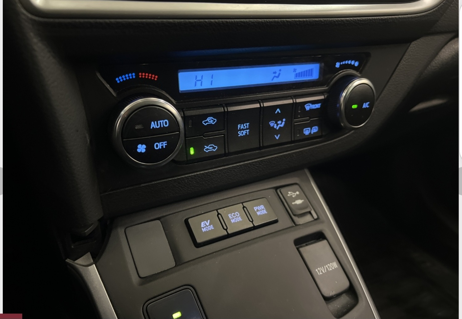 Toyota Auris Touring Sports Hybrid e-CVT 2015, bild 5/10