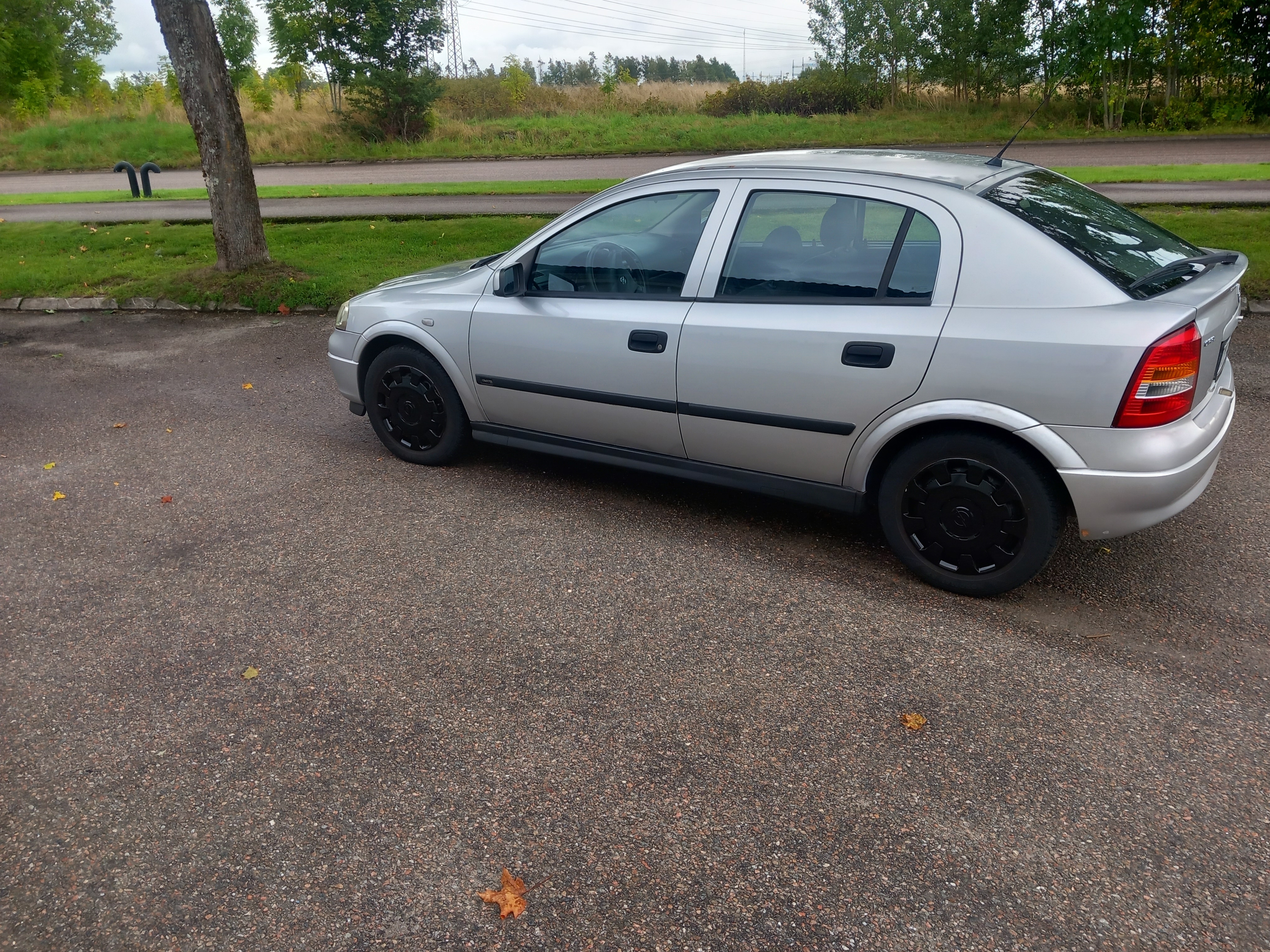 Opel Astra 5-dörrar 1.6 Manuell 2002, bild 4/4