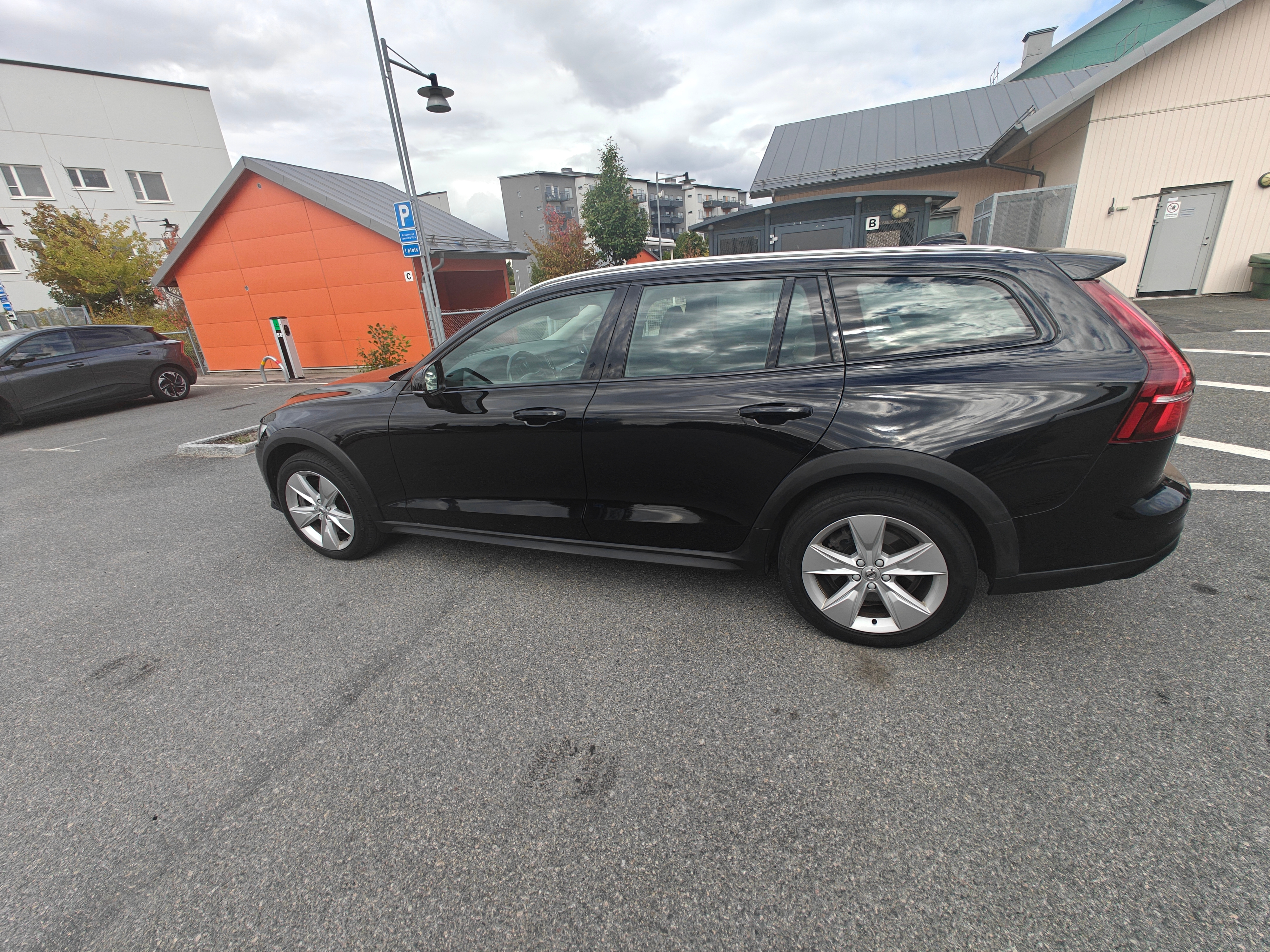 Volvo V60 Cross Country 2021, kuva 7/15