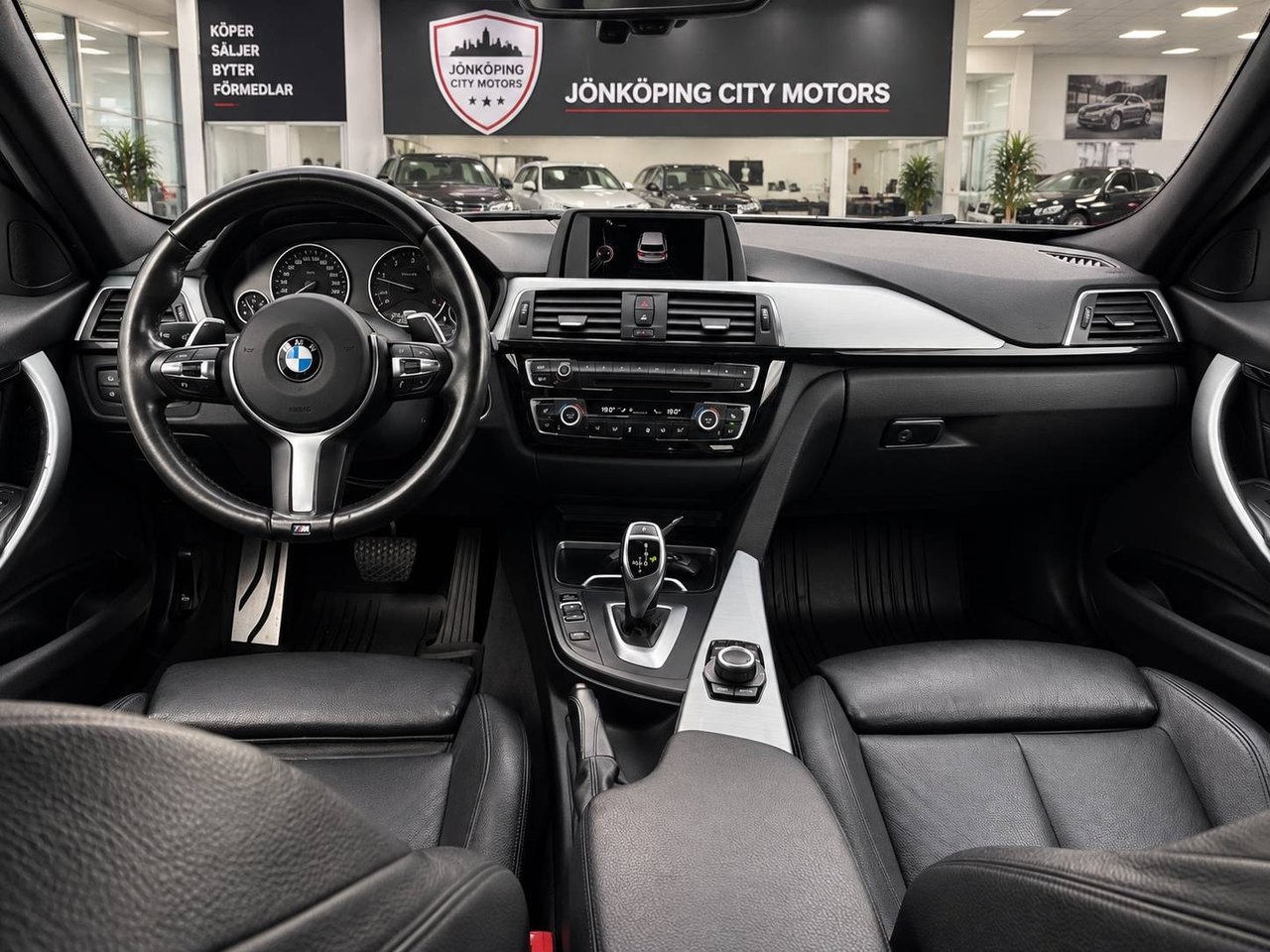 BMW 320 2016, bild 7/10