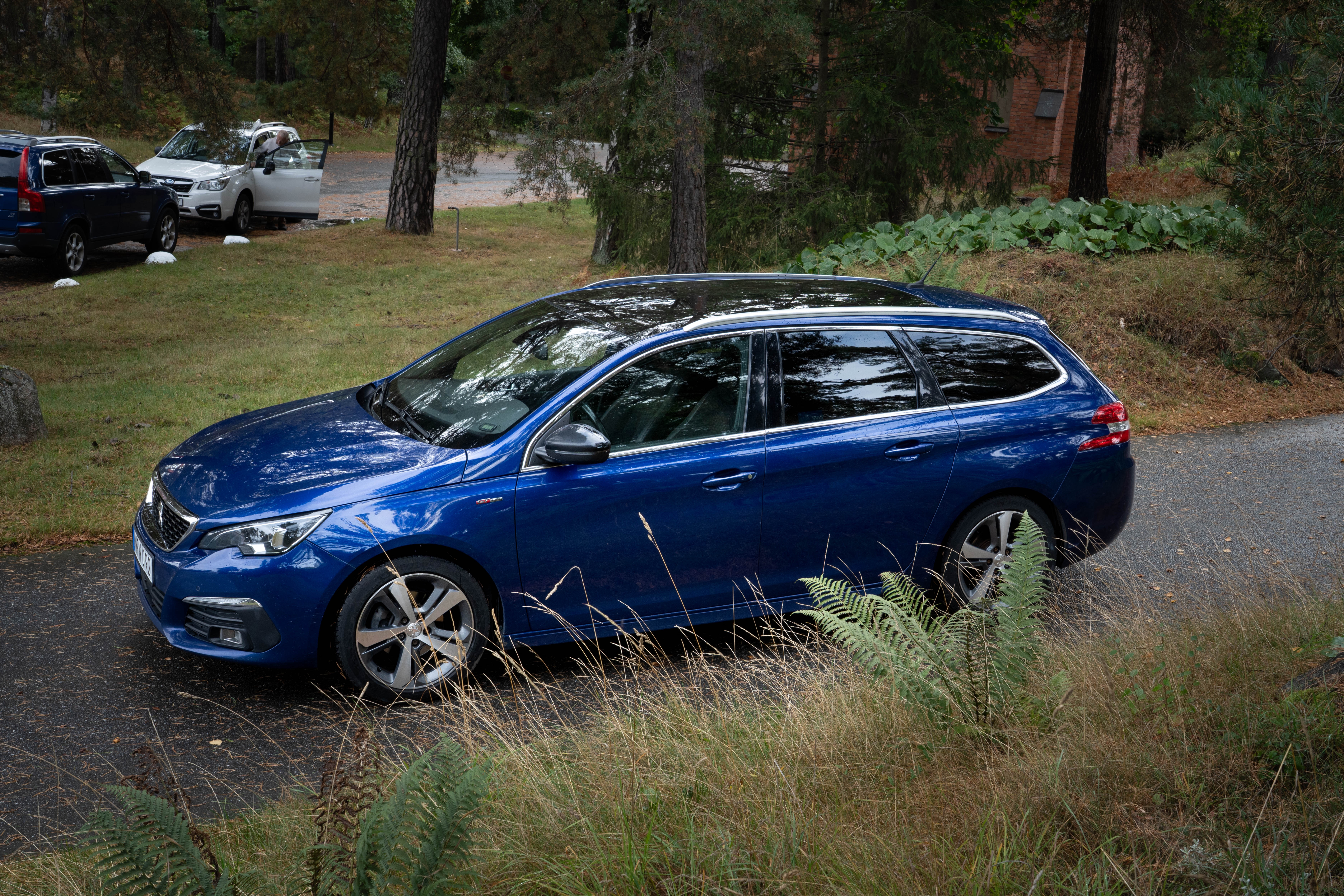 Peugeot 308 SW 1.5 BlueHDi 130 Manuell 2018, bild 3/10