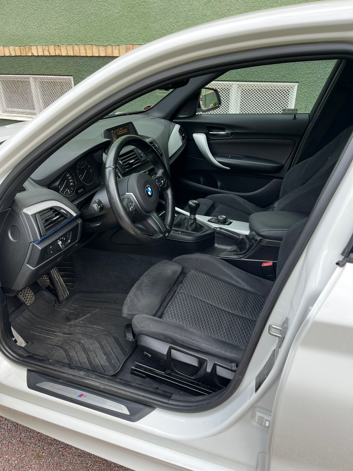BMW 116 i 5-dörrars Manuell 2015, bild 2/10