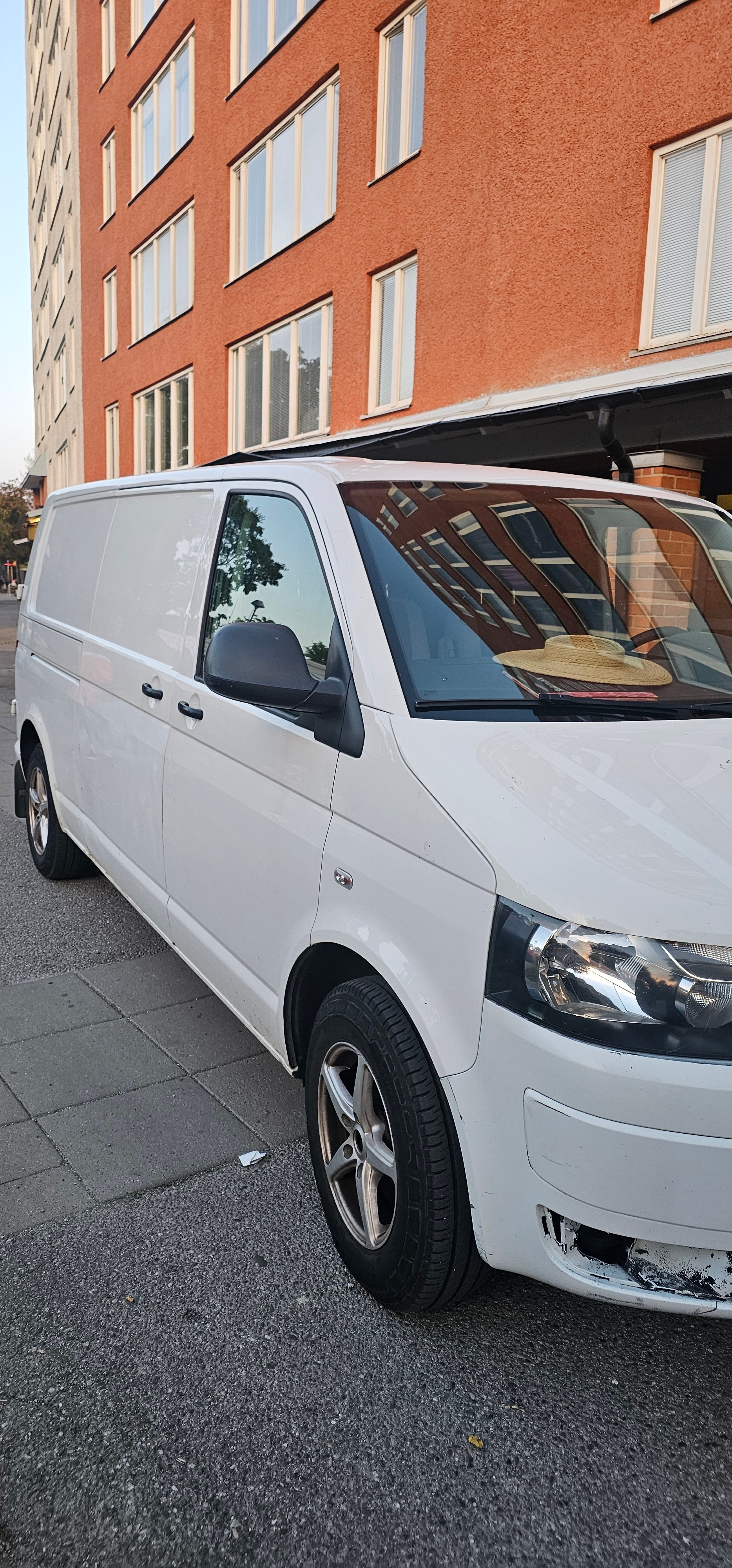 Volkswagen Transporter 2015, kuva 2/10