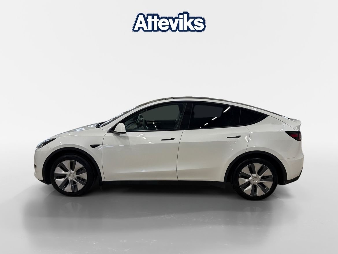 Tesla Model Y Standard Range RWD 2023, bild 6/15