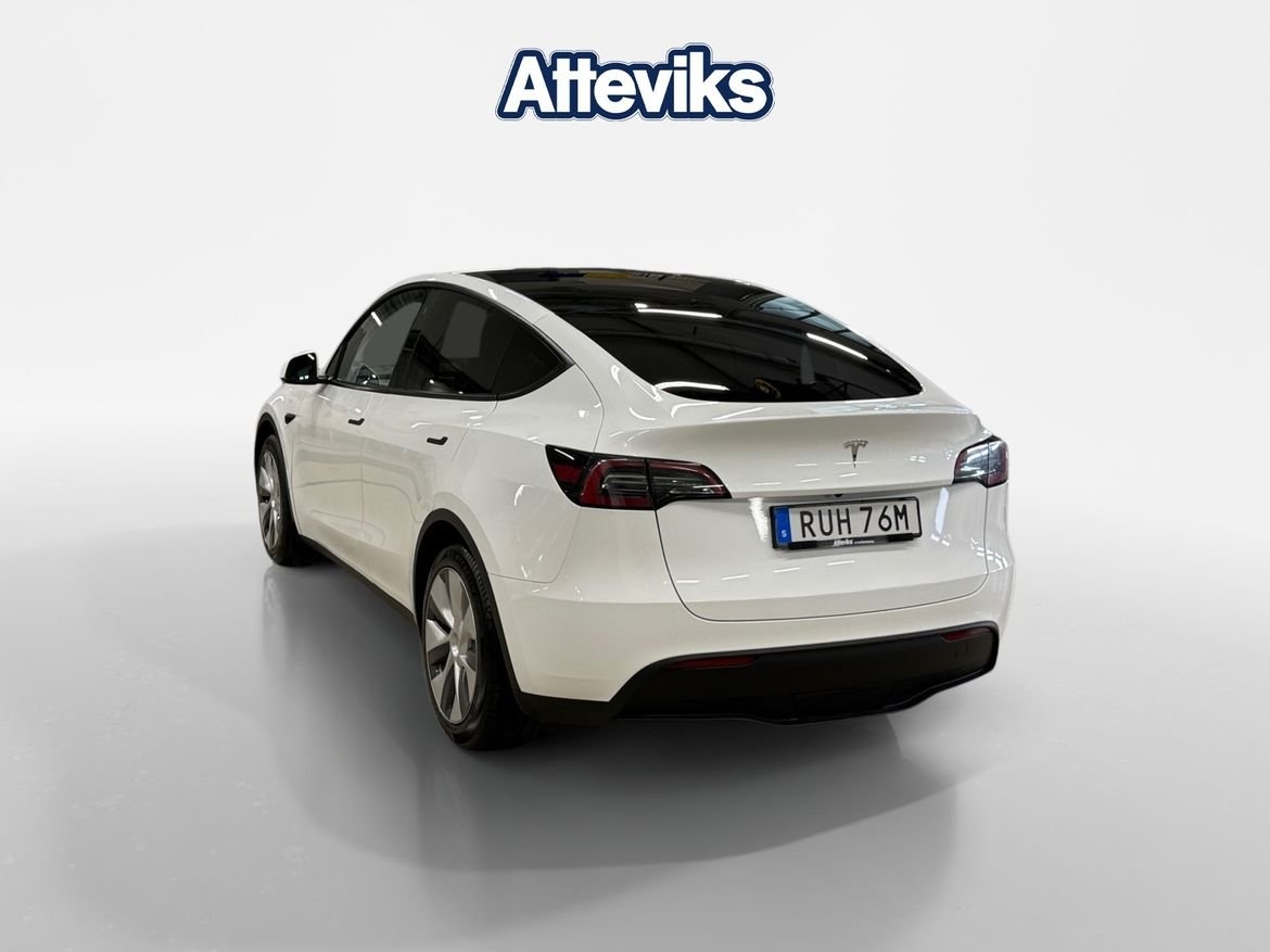 Tesla Model Y Standard Range RWD 2023, bild 5/15