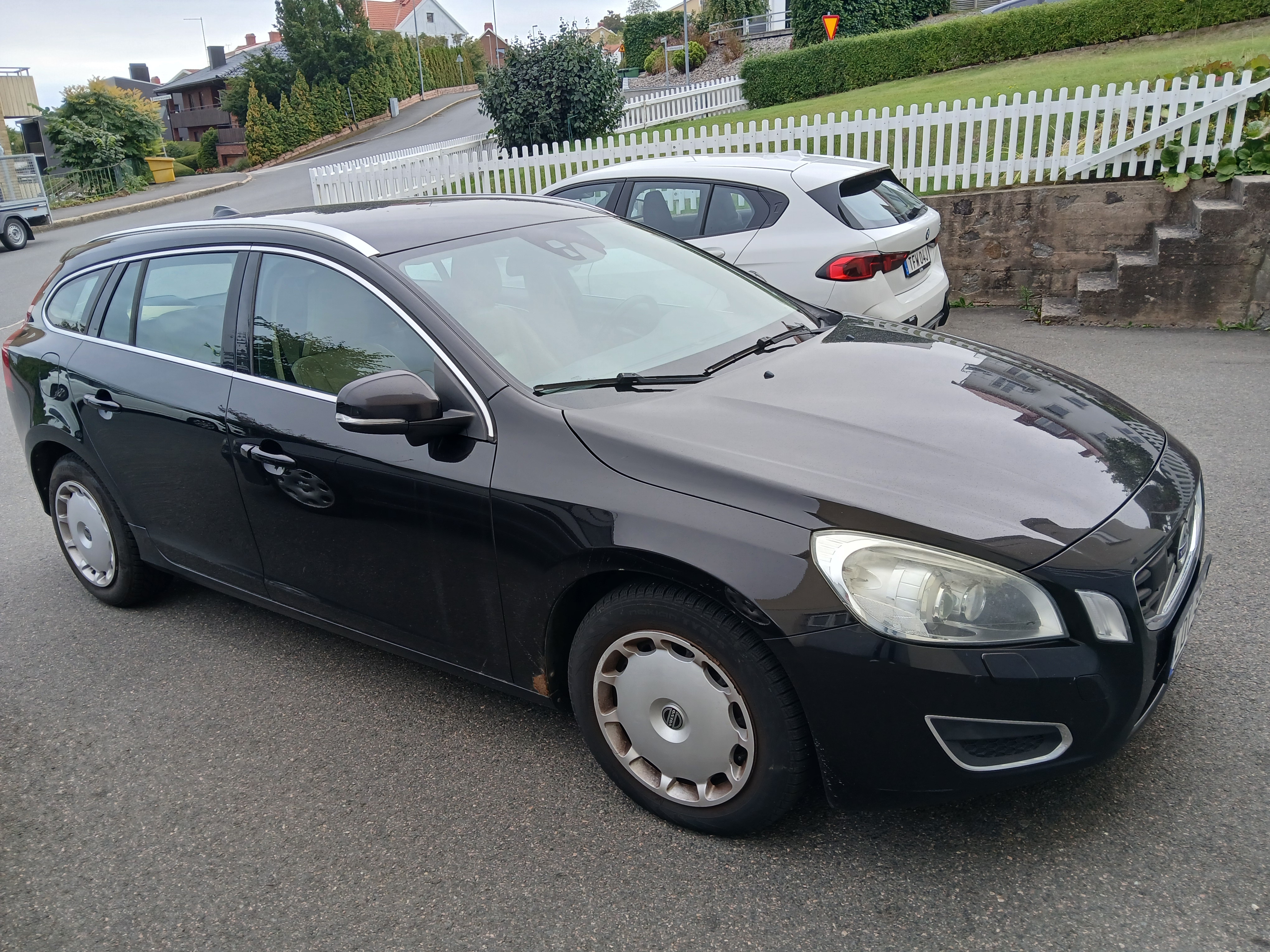 Volvo V60 D3 Geartronic Momentum 2011, kuva 2/8