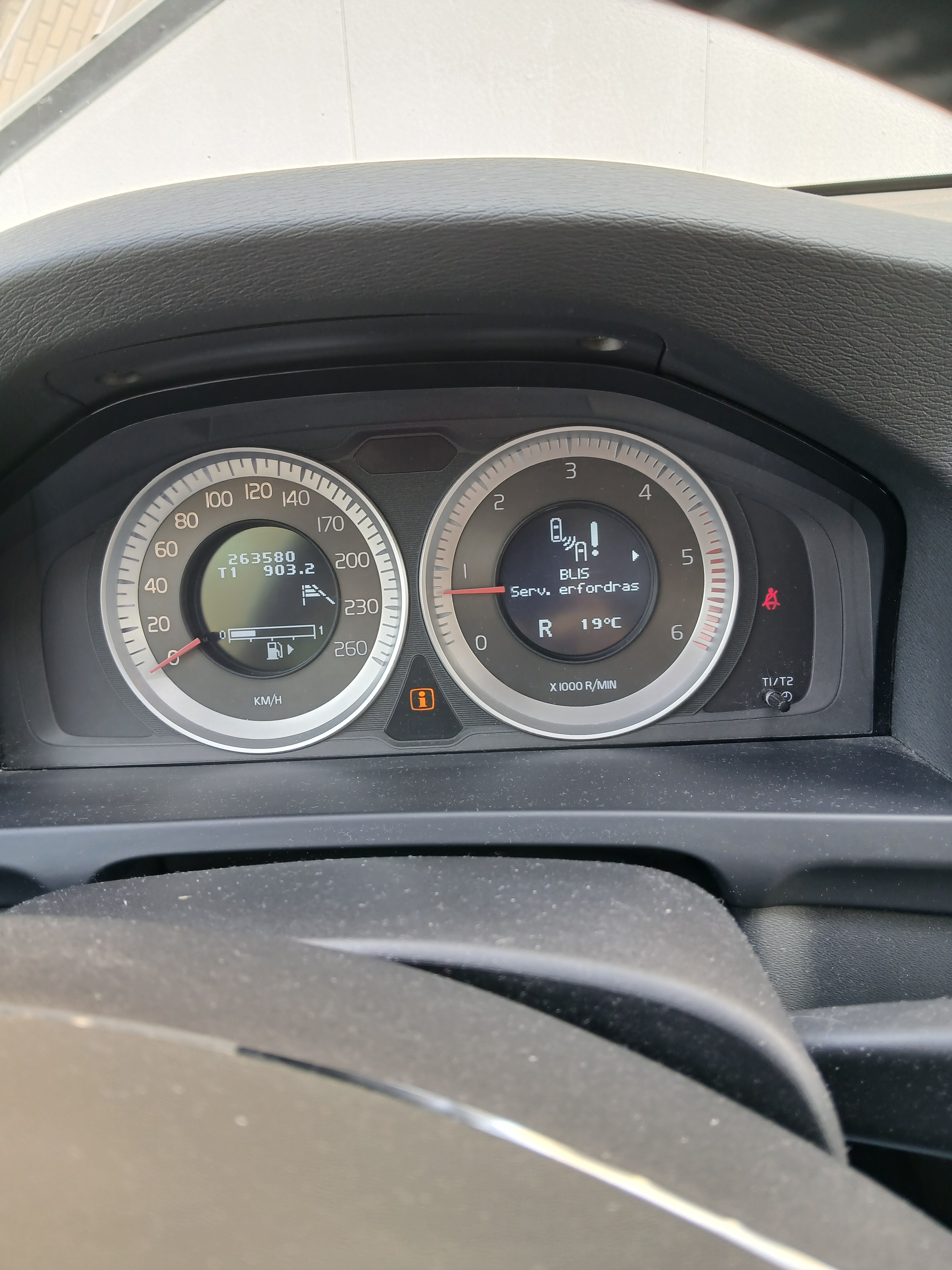 Volvo V60 D3 Geartronic Momentum 2011, kuva 8/8