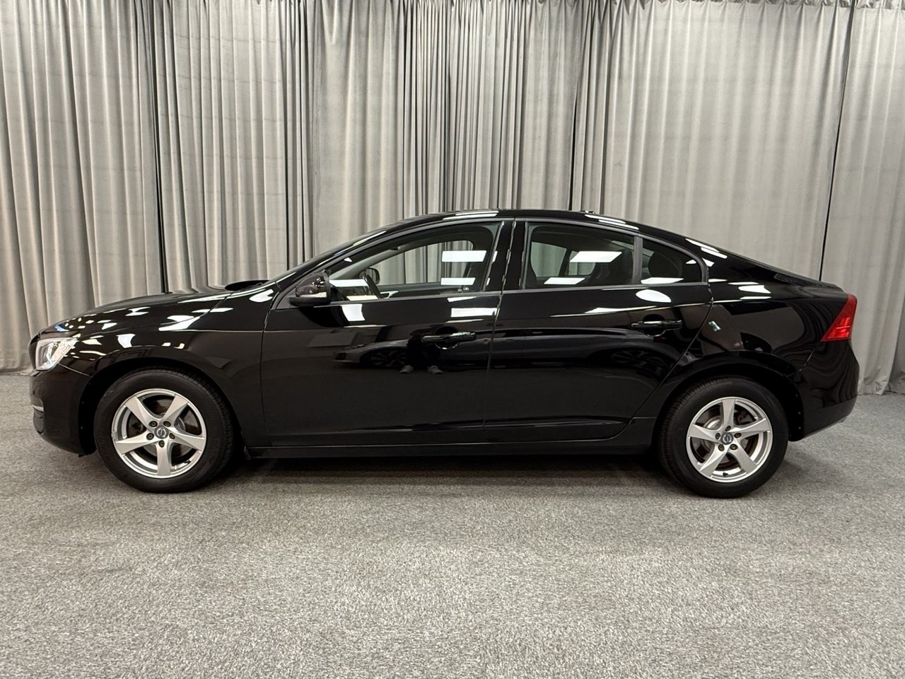 Volvo S60 2017, kuva 2/10