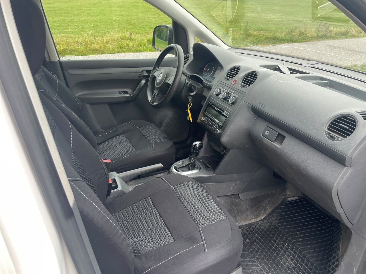 Volkswagen Caddy 2011, kuva 7/10