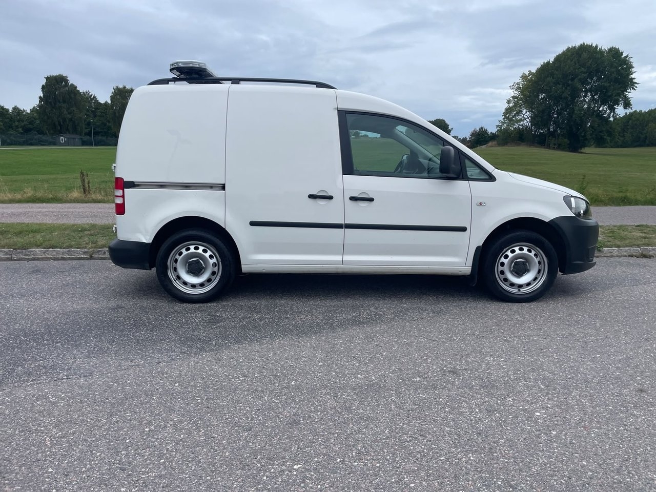 Volkswagen Caddy 2011, kuva 3/10