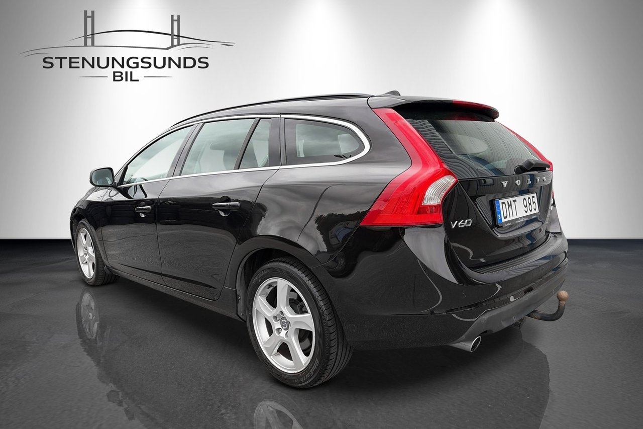 Volvo V60 D4 AWD Geartronic Momentum 2013, bild 3/10