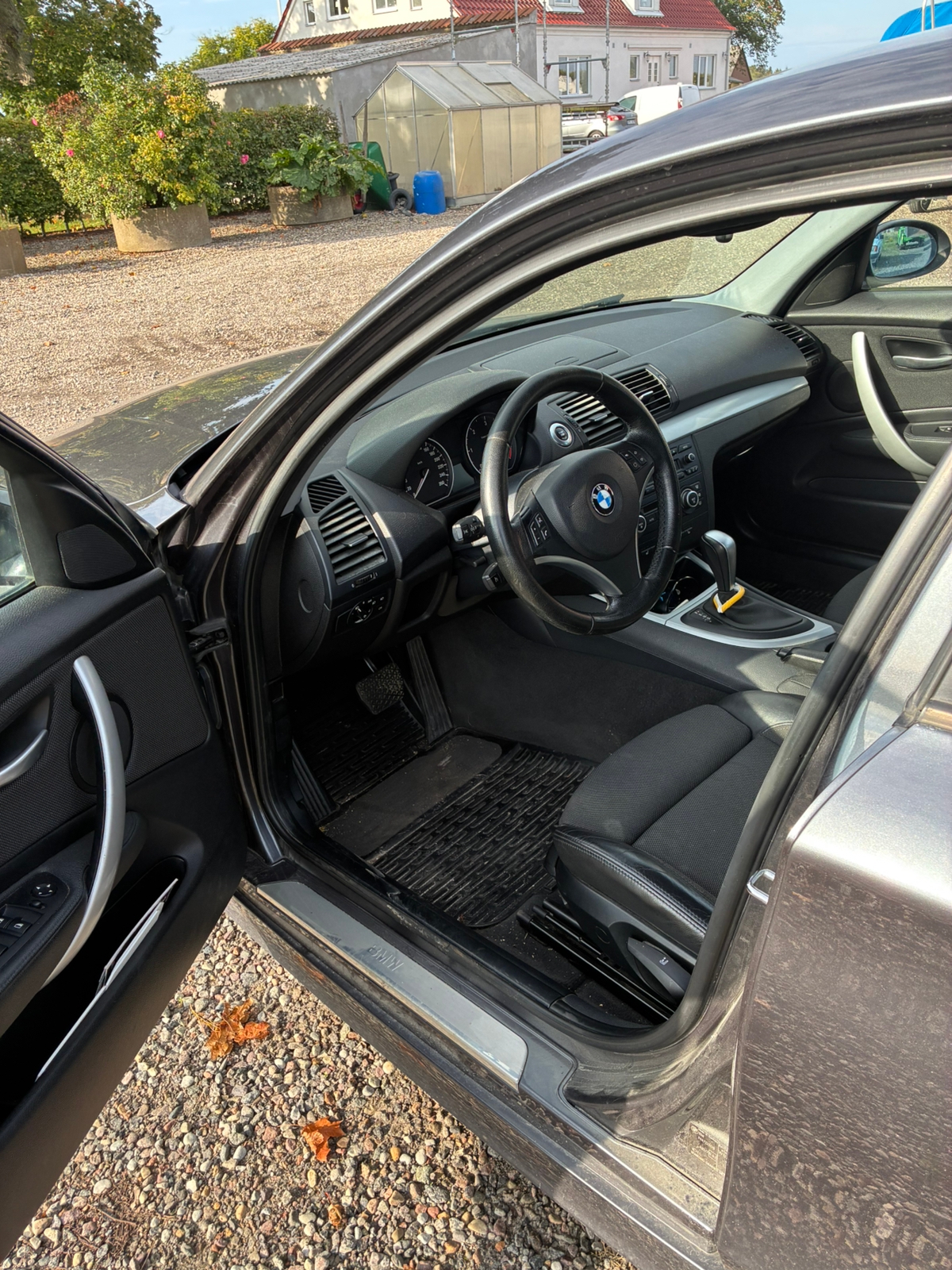 BMW 123 d 5-dörrars Steptronic 2008, bild 7/9