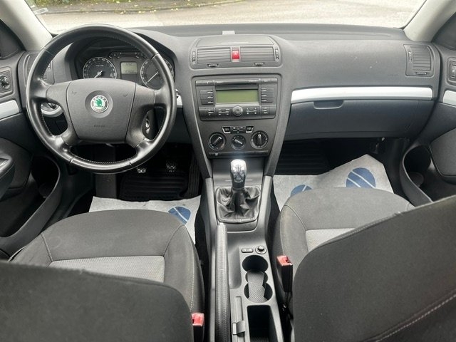 Skoda Octavia 1.6 MPI Multifuel Euro 4 2008, bild 7/9
