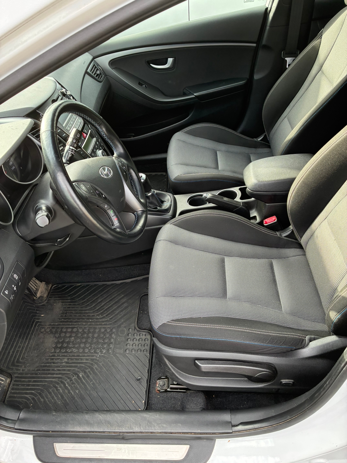 Hyundai i30 5-dörrar 1.6 CRDi Manuell 2017, bild 7/8
